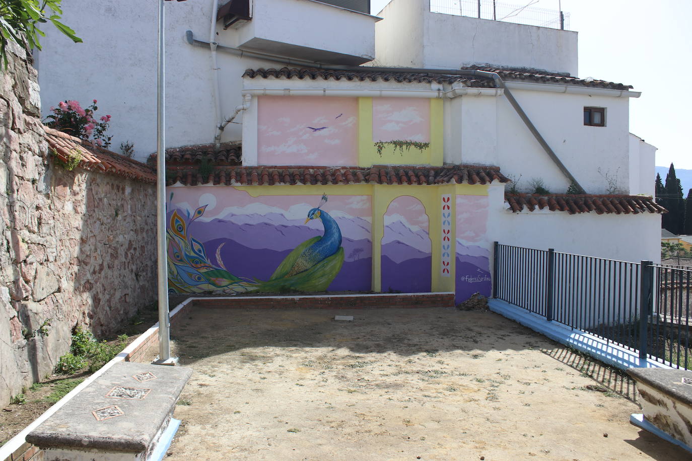 Cortes de la Frontera luce en unos 15 murales y otras obras en sus paredes