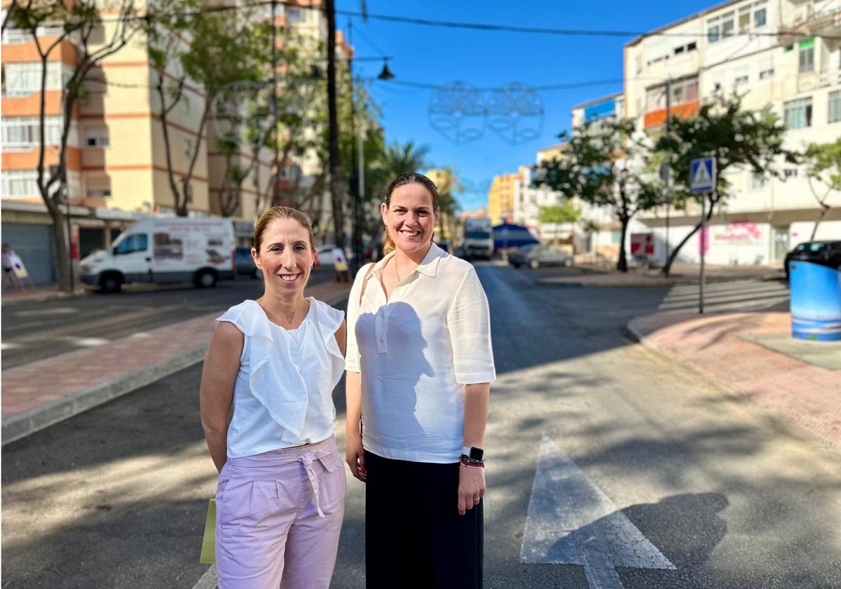 Concejales en el barrio de El Boquetillo, donde tendrá lugar la verbena.