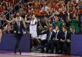 El banquillo del Unicaja, en el 'play-off' de semifinales.