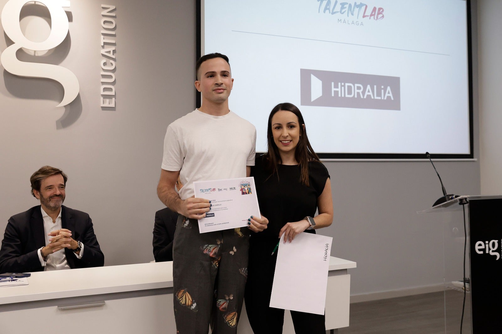 Los nuevos TalentLab reciben sus diplomas y contratos