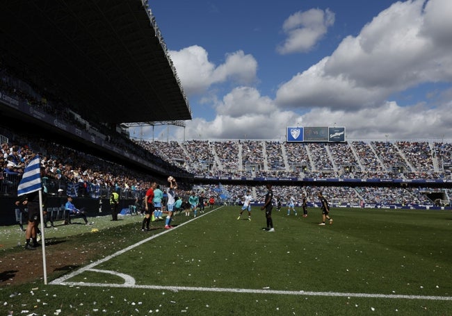 Panorámica de La Rosaleda, en un partido de casa esta temporada en sesión matutina.