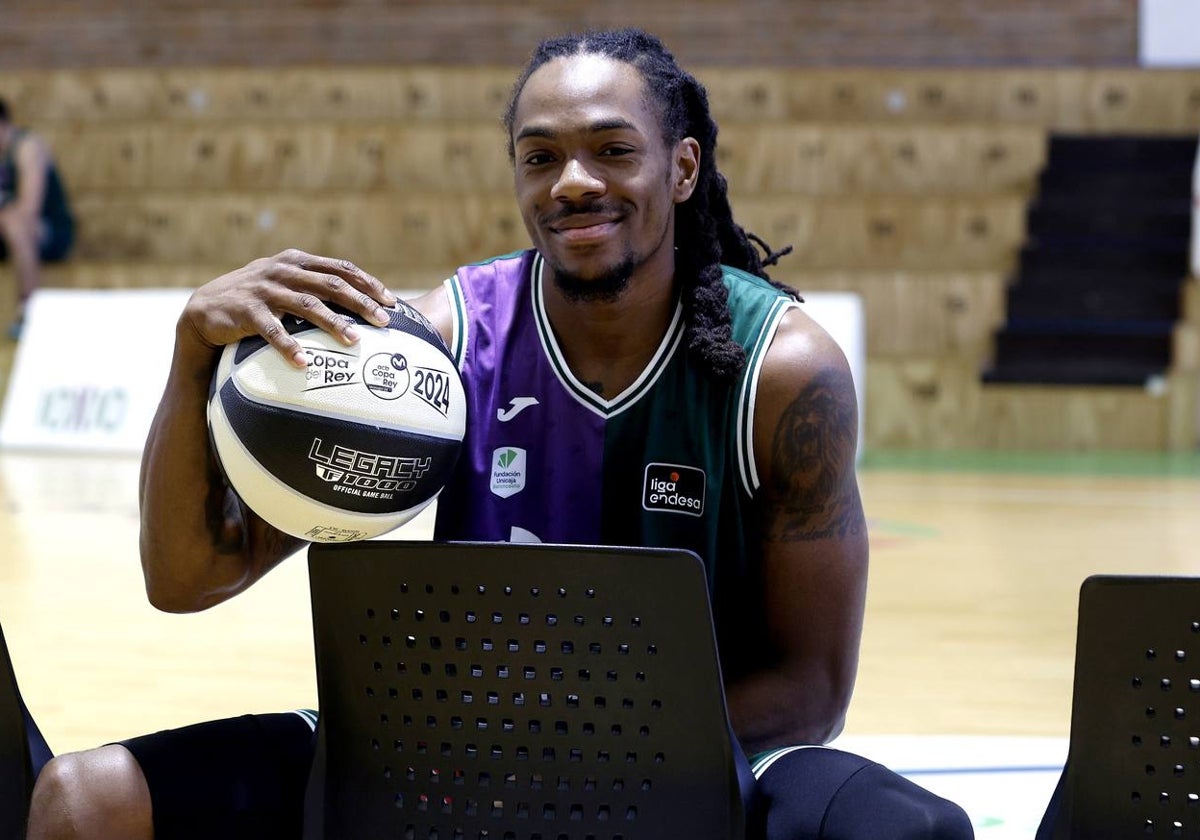 Perry, sonriente en una sesión de fotos previa a la Copa.