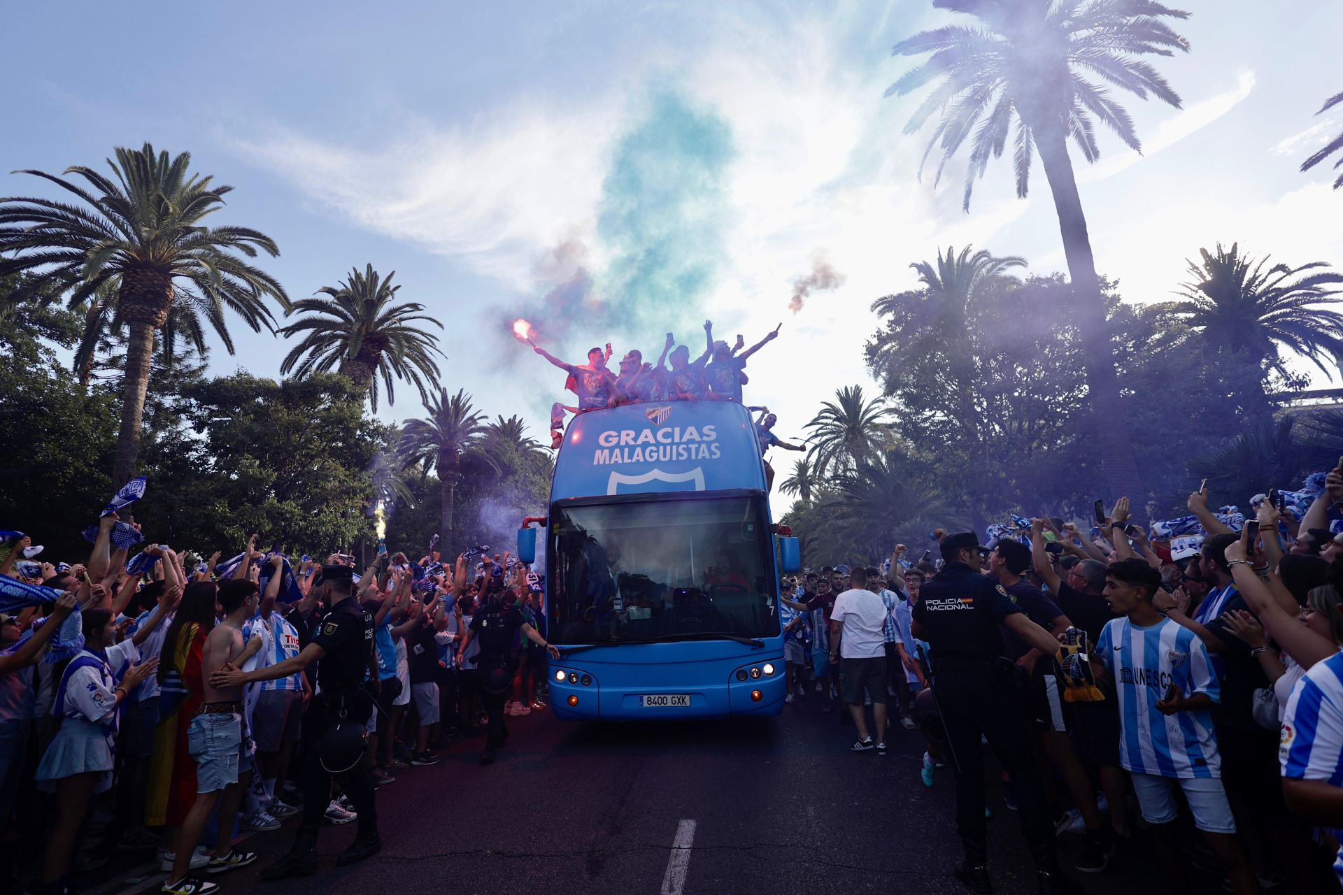 El Málaga, por el Parque y la plaza de la Marina