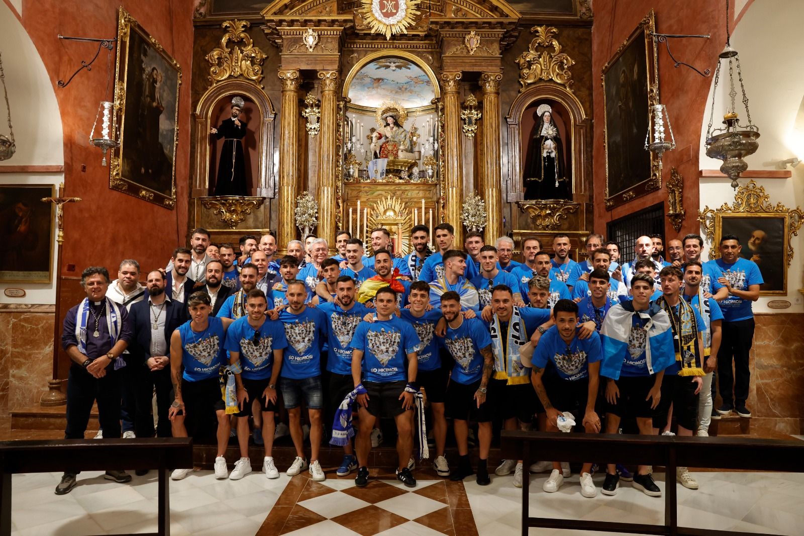 El Málaga concluyó la celebración con la visita a la Pastora