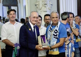 Pellicer, junto a De la Torre durante los actos de celebración por el ascenso.