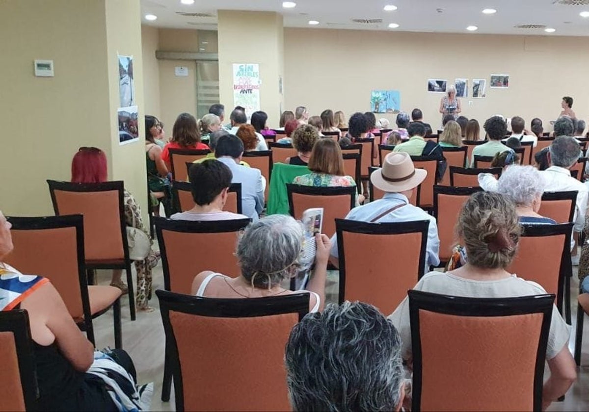 Presentación del libro publicado tras el certamen.