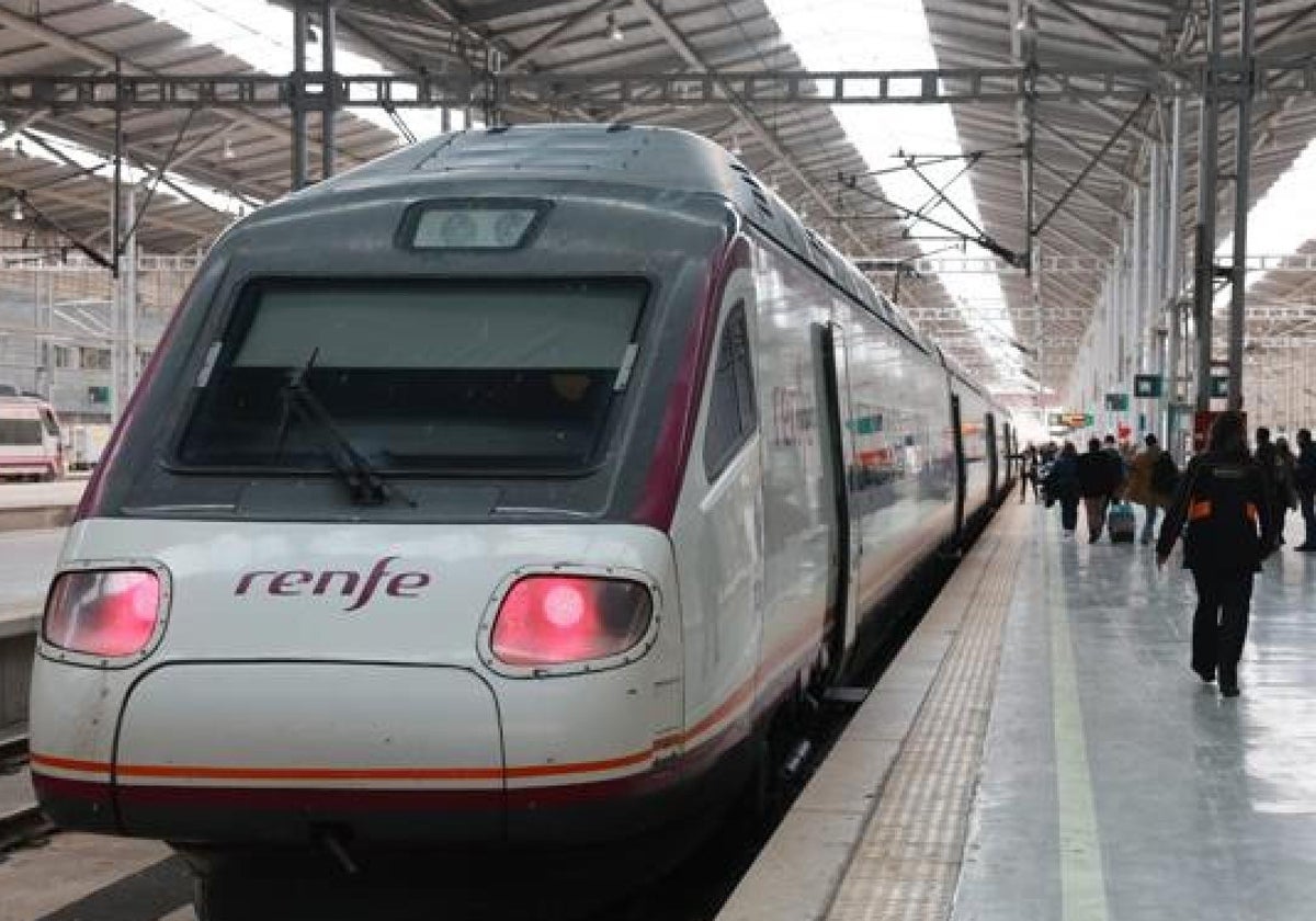 Tren Avant estacionado en María Zambrano.