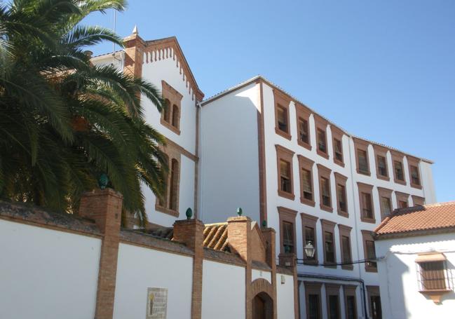 La residencia de ancianos es uno de los edificios más singulares de este municipio.