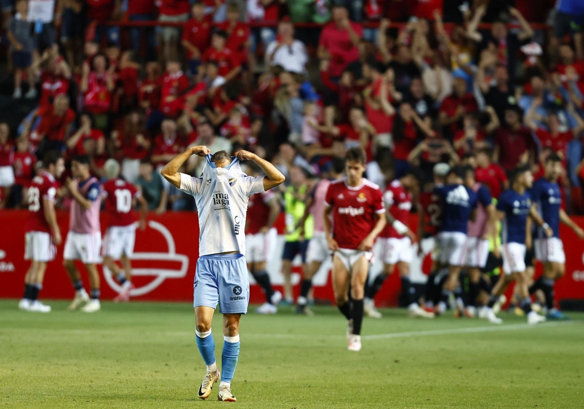 Los jugadores del Gimnástic de Tarragona celebran un gol el sábado.