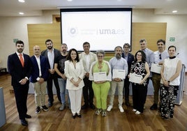 El rector y vicerrectores, con los premiados y los accésits en esta segunda edición de los premios de Investigación de la UMA.