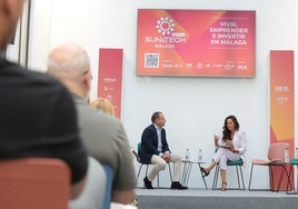 La concejala de Innovación y Digitalización del Ayuntamiento de Málaga, Alicia Izquierdo, responde a las preguntas del director de SUR, Manolo Castillo, en un nuevo encuentro de Sun&Tech Meet Now.
