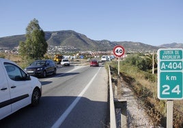 La carretera A-404, en el trazado donde se ejecutarán las obras de desdoblamiento.