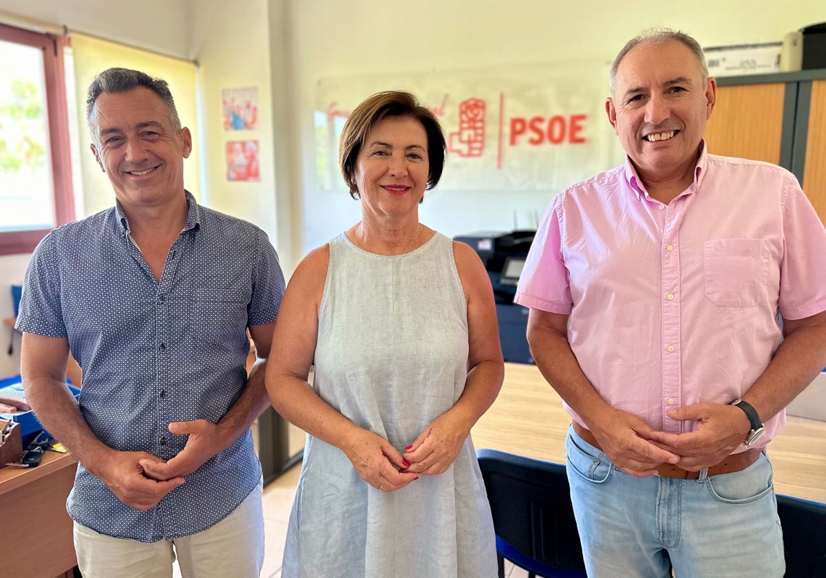 Carmen Segura junto a De Paoli (derecha) y Martínez.