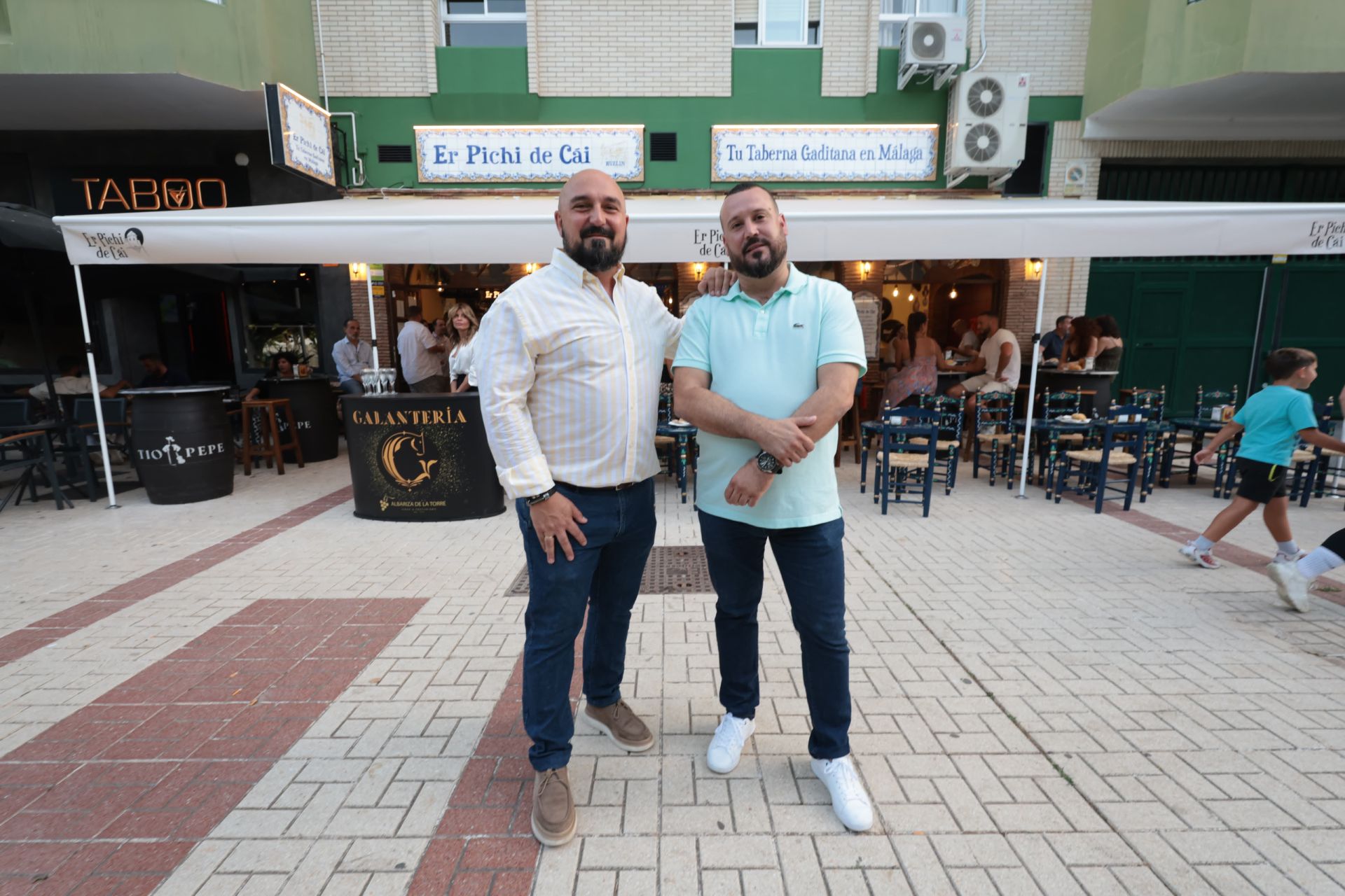 La nueva taberna se encuentra en la calle Río Rocío, muy cerca de la anterior.