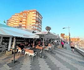 Imagen del paseo marítimo de Ferrara, en Torrox-Costa, esta temporada estival.