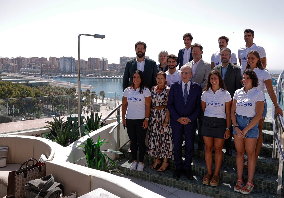 Deportistas y autoridades, en la terraza del Hotel Only You.