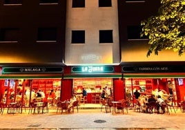 Fachada del nuevo local de La Juana, en la avenida Pilar Miró.