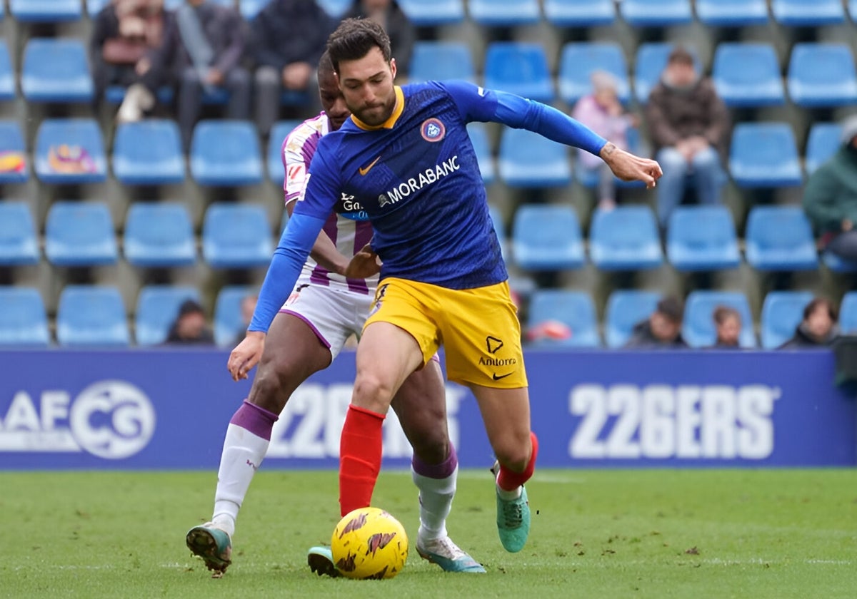 Álex Pastor, en un partido contra el Real Valladolid el pasado curso, en el que hizo un gol.