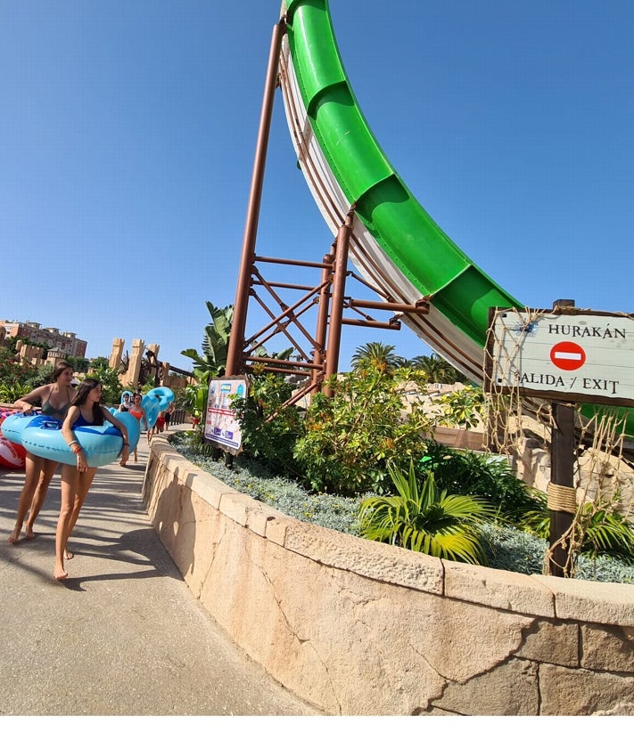 Imagen secundaria 2 - Obras en una de las atracciones, usuarios recién llegados y el 'Huracán', renovado este año.