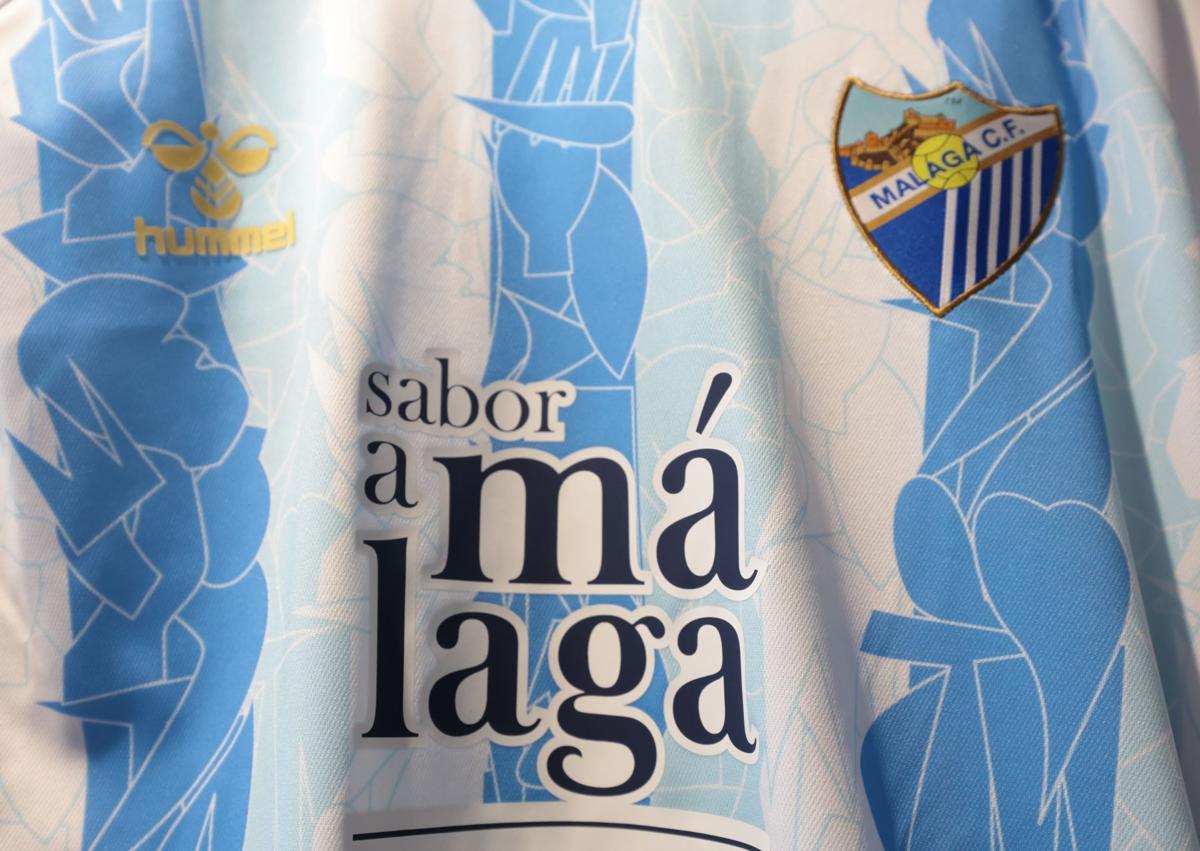 Imagen secundaria 1 - Así es la nueva y rompedora camiseta del Málaga