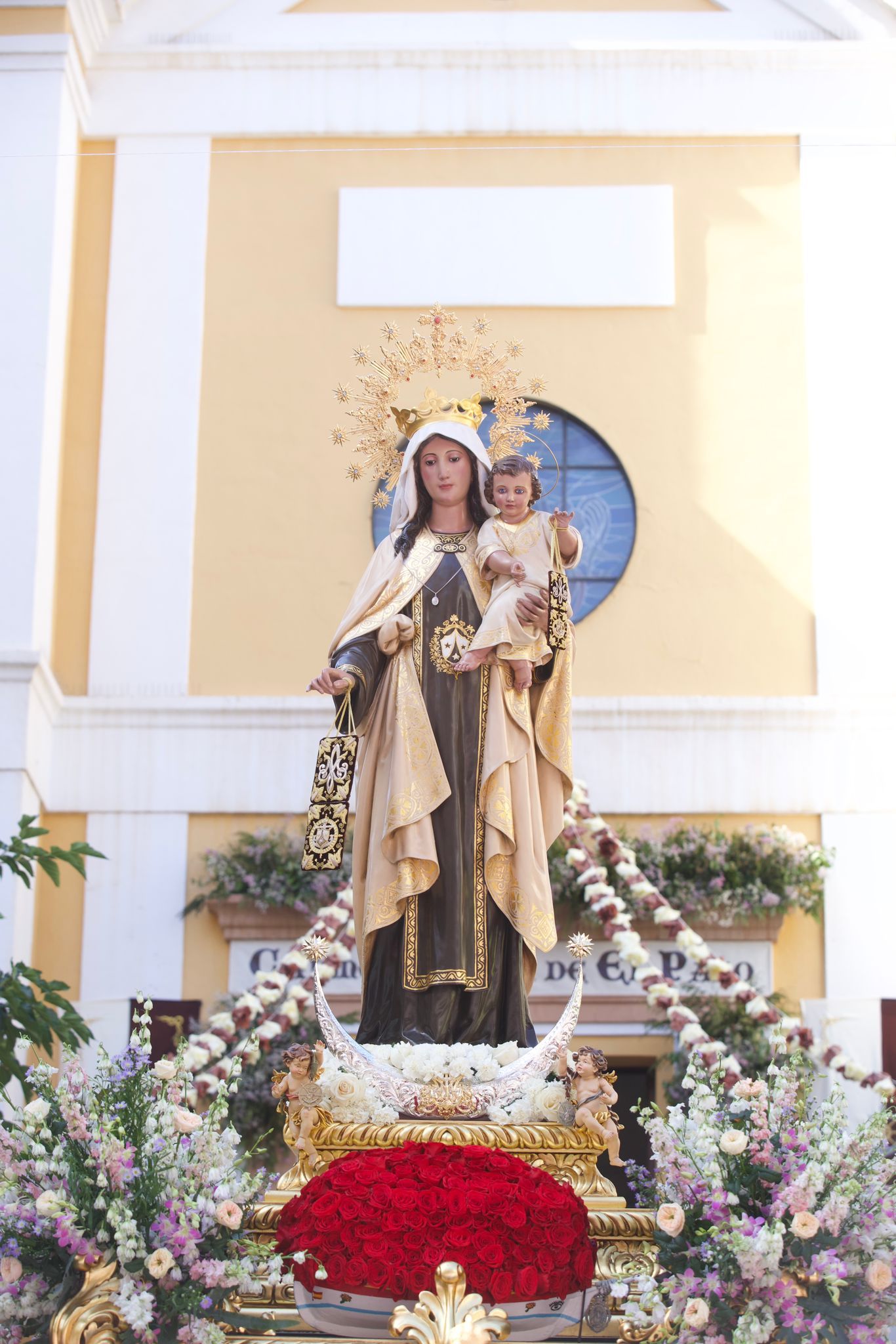 Salida de la Virgen del Carmen de la iglesia de El Palo