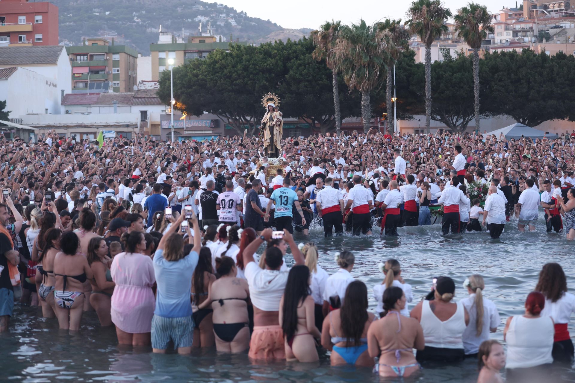 Procesión marítima de la Virgen por El Palo