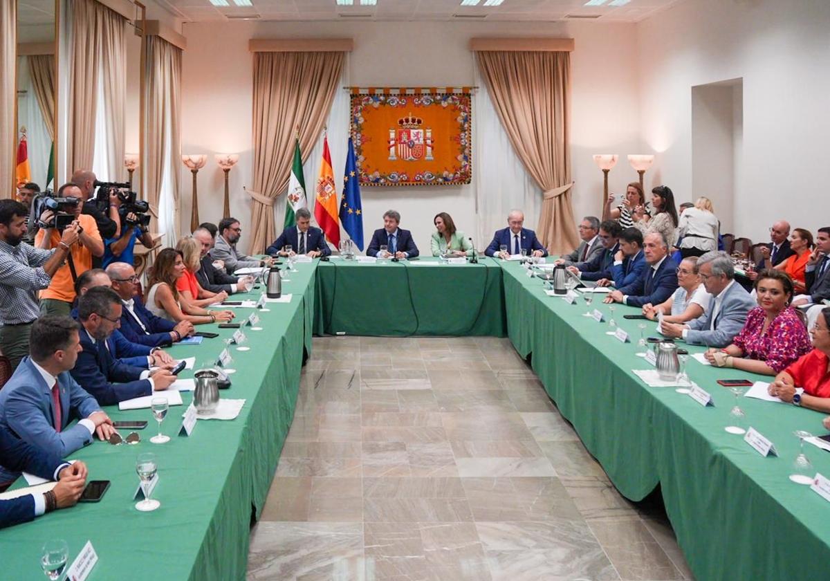 Momento de la reunión celebrada ayer en Málaga.