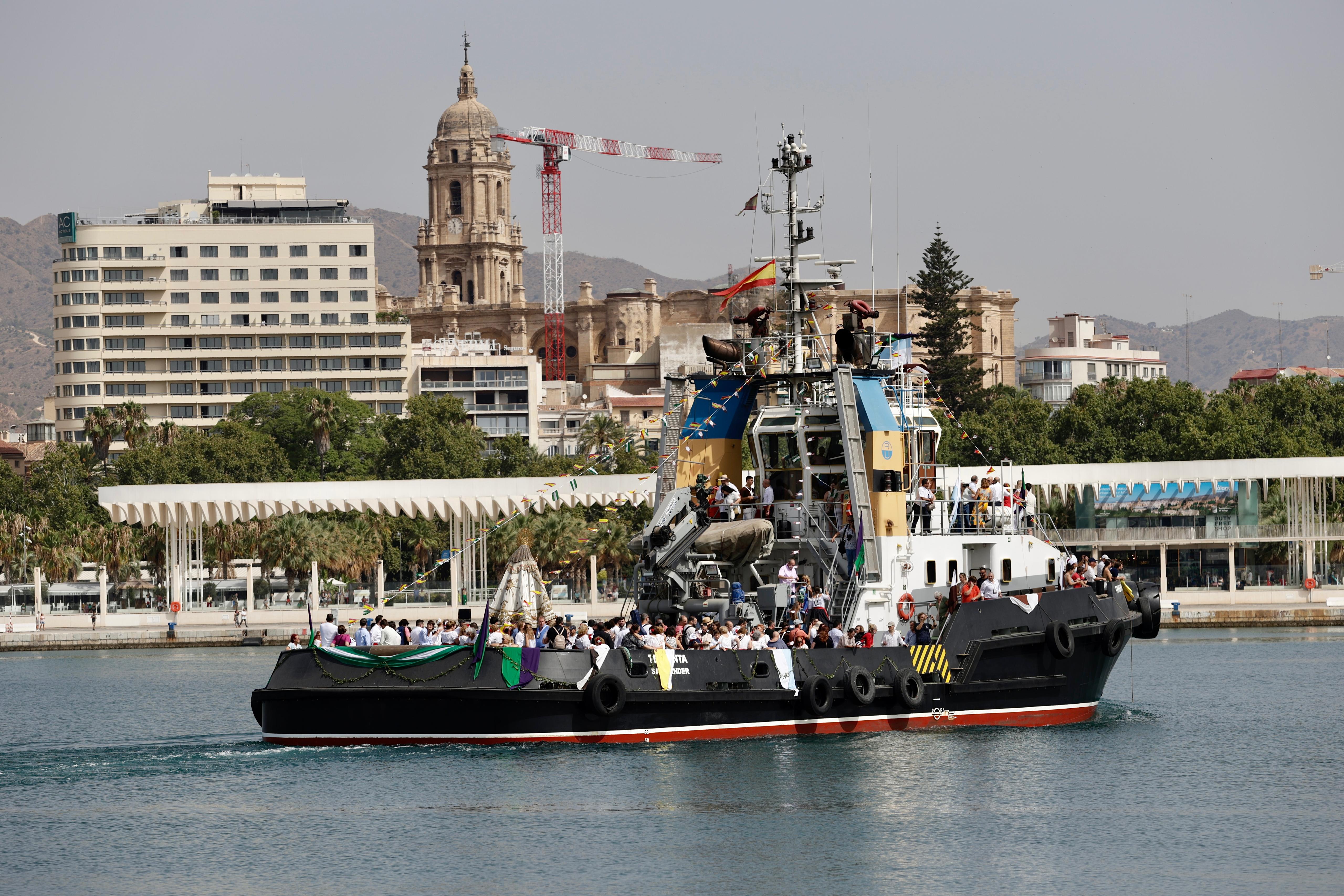 La Virgen del Carmen recorre las calles de Málaga