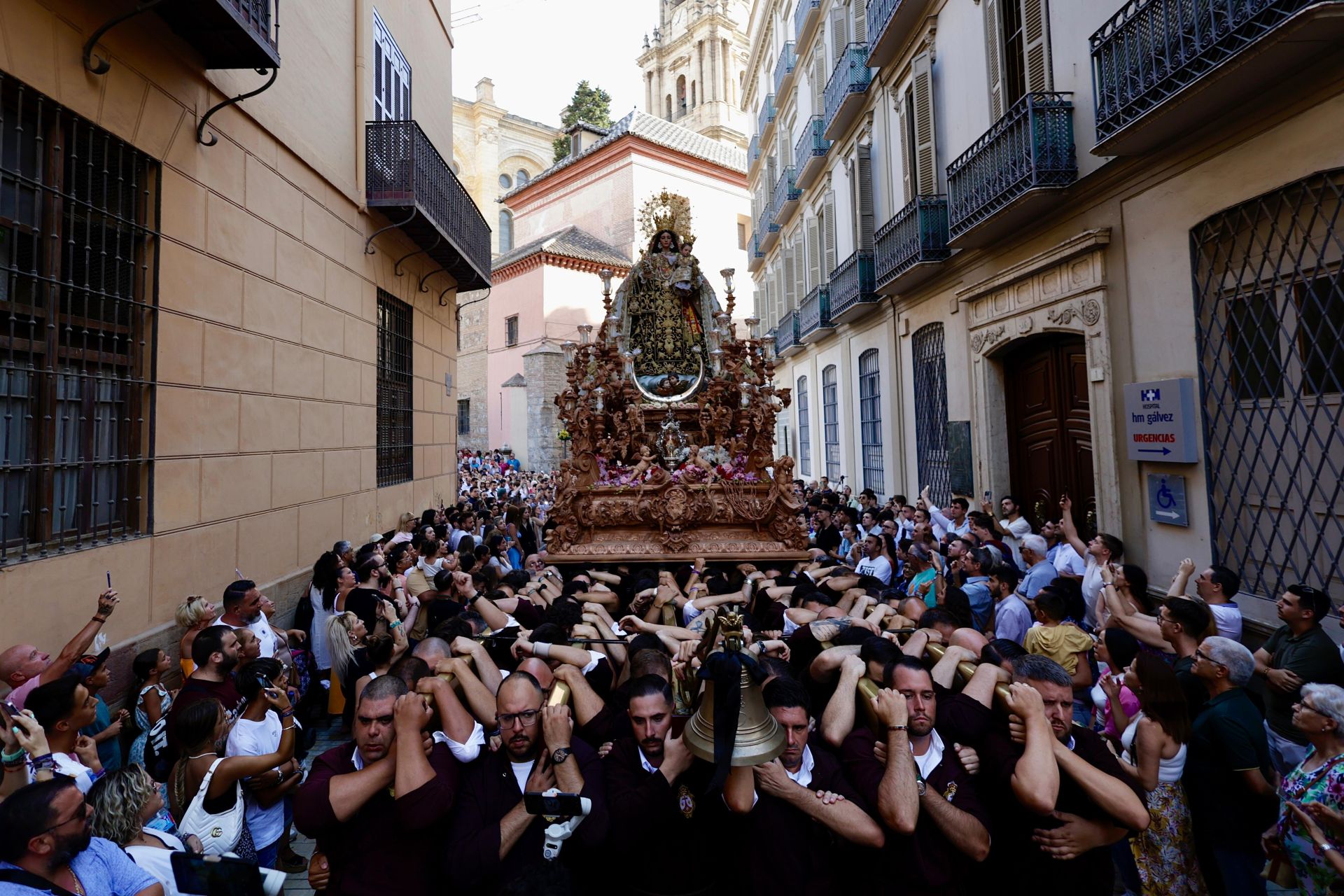 La Virgen del Carmen Coronada, en su procesión por el Centro de Málaga este sábado