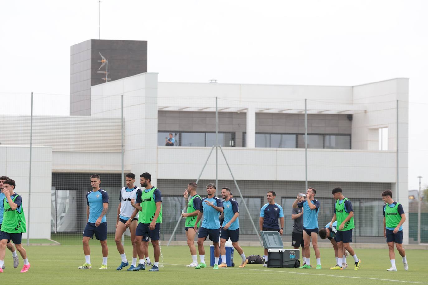 Simbólico entrenamiento del Málaga en La Academia