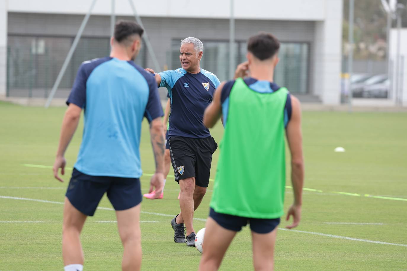 Simbólico entrenamiento del Málaga en La Academia