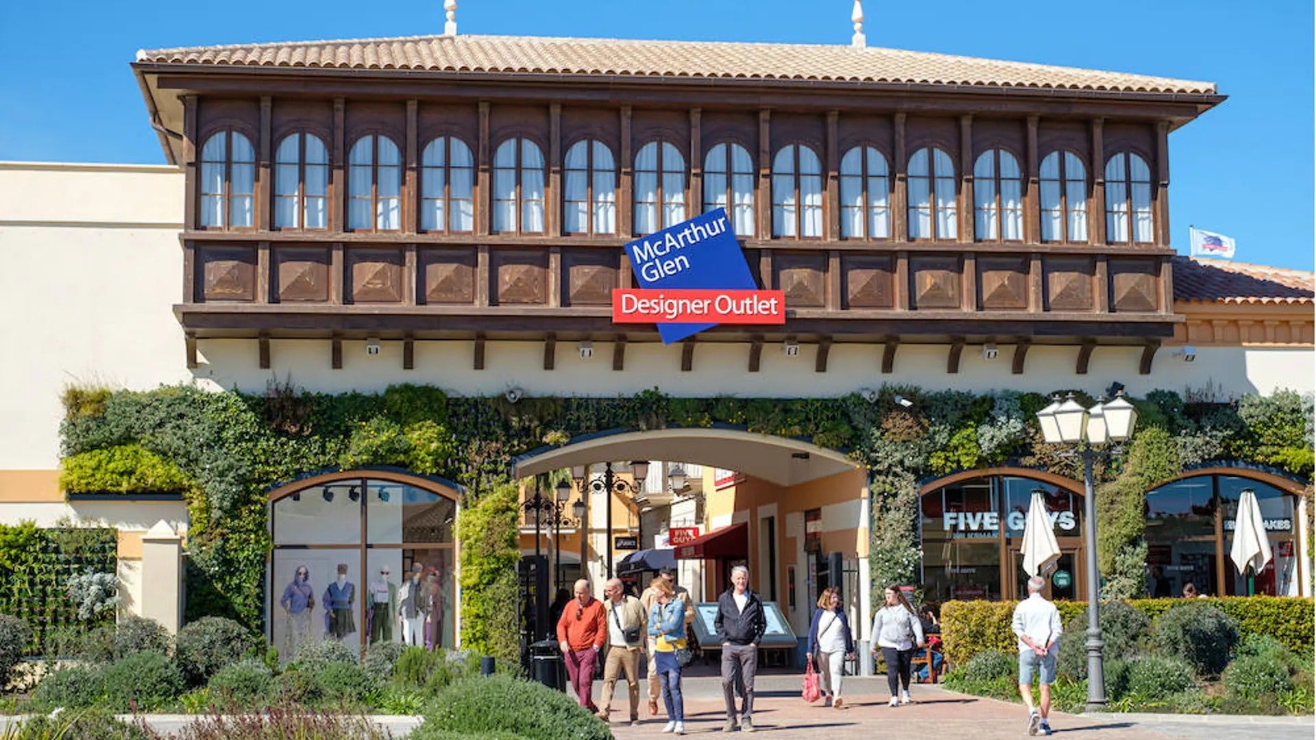 Cinco nuevas marcas se incorporan al outlet de lujo de Málaga