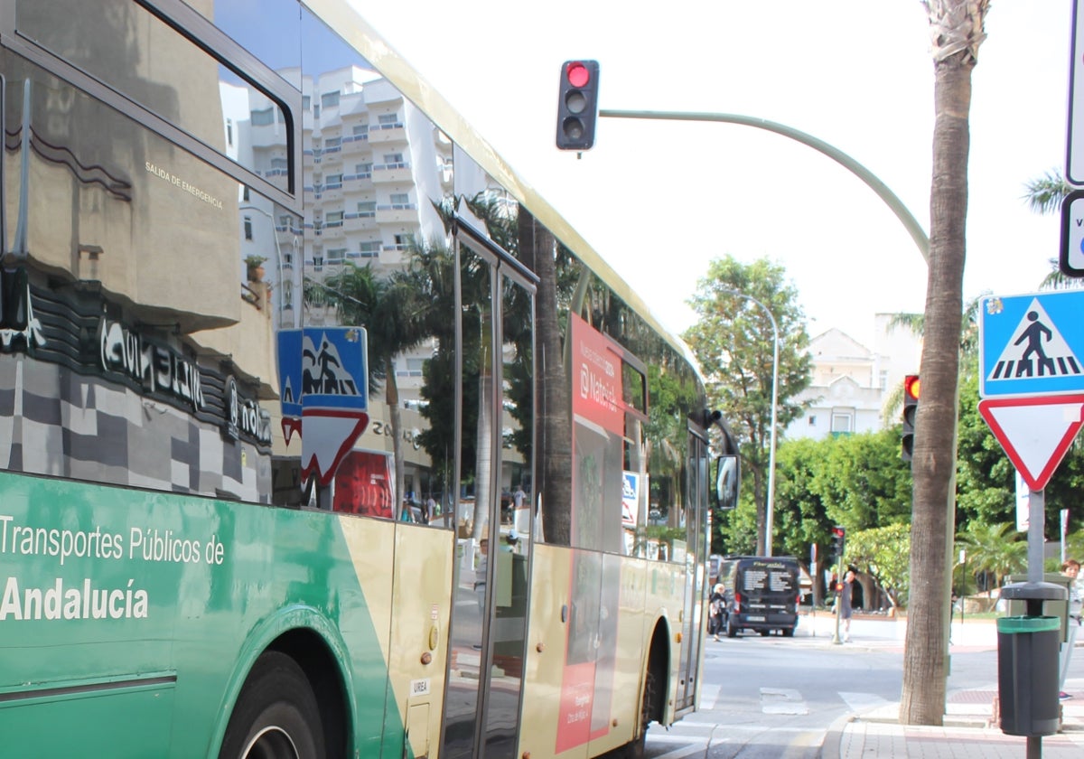 El bus nocturno entre Rincón y Málaga incrementa un 90% el número de usuarios tras las mejoras del servicio