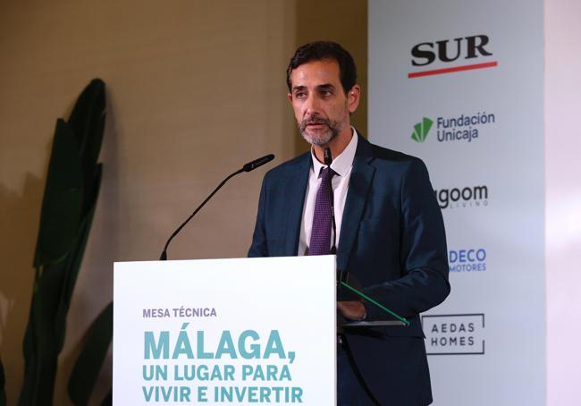 Miguel Gil, de la Fundación Unicaja, ha pedido espacios de reflexión.