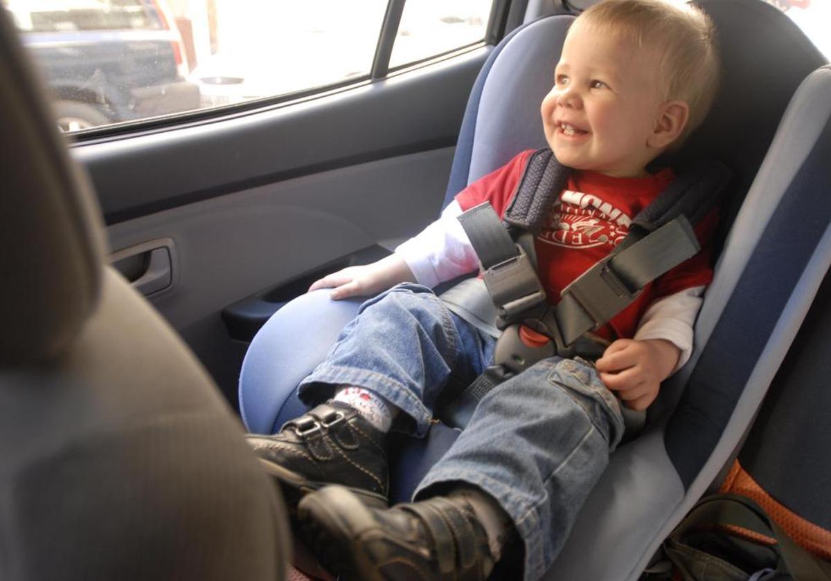 Sillas de coche para niños: la homologación que tendrán que tener a partir de septiembre