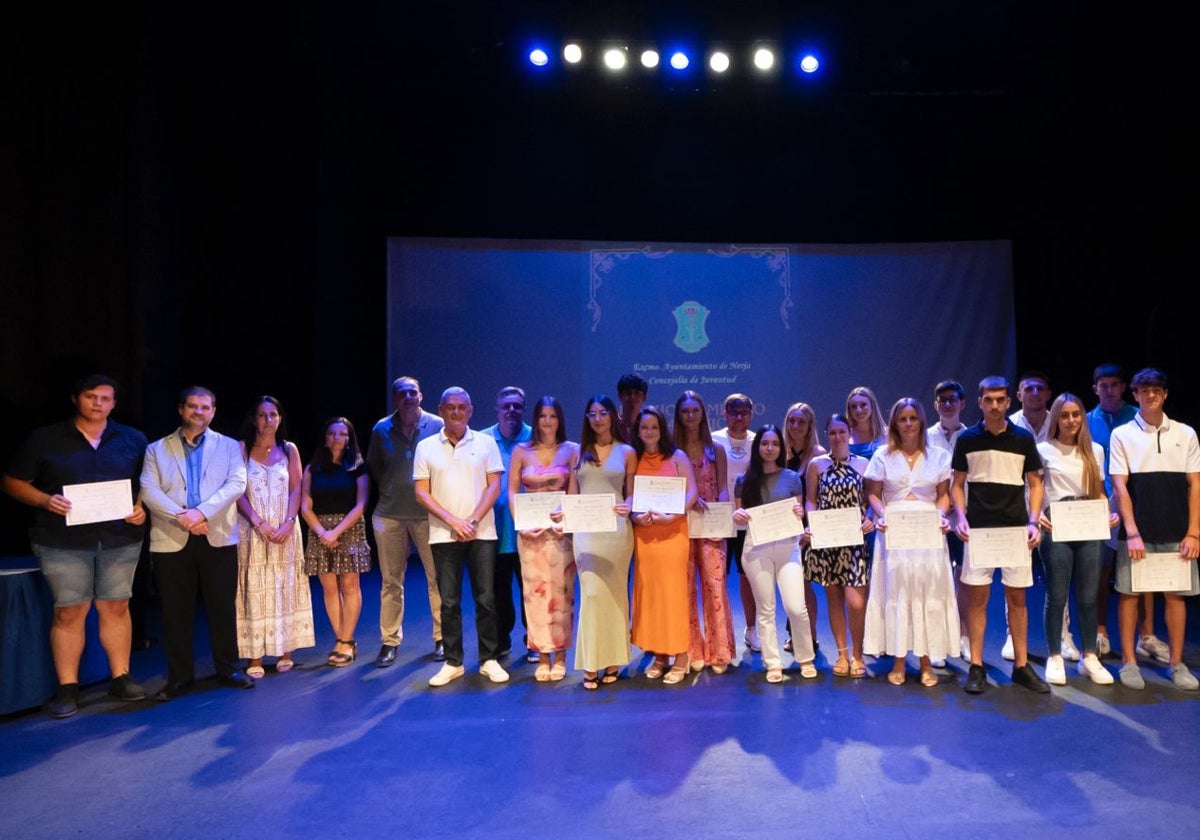 Imagen de los galardonados en el Centro Cultural Villa de Nerja.