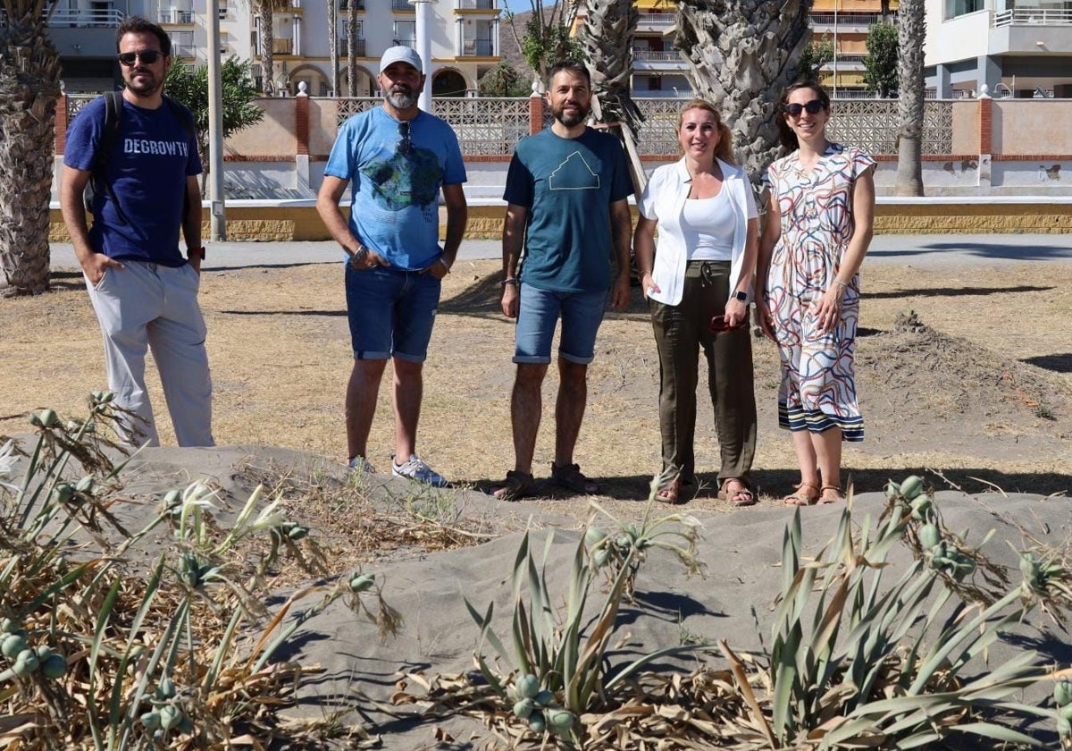 Alberto Garzón y Rocío Calderón, con los expertos de la UMA.