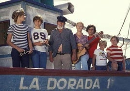 Los protagonistas de la popular serie de televisión, a bordo del barco de Chanquete.