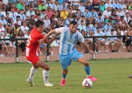 Baturina, en el amistoso ante el Almería en Marbella que supuso su debut con la camiseta del Málaga.