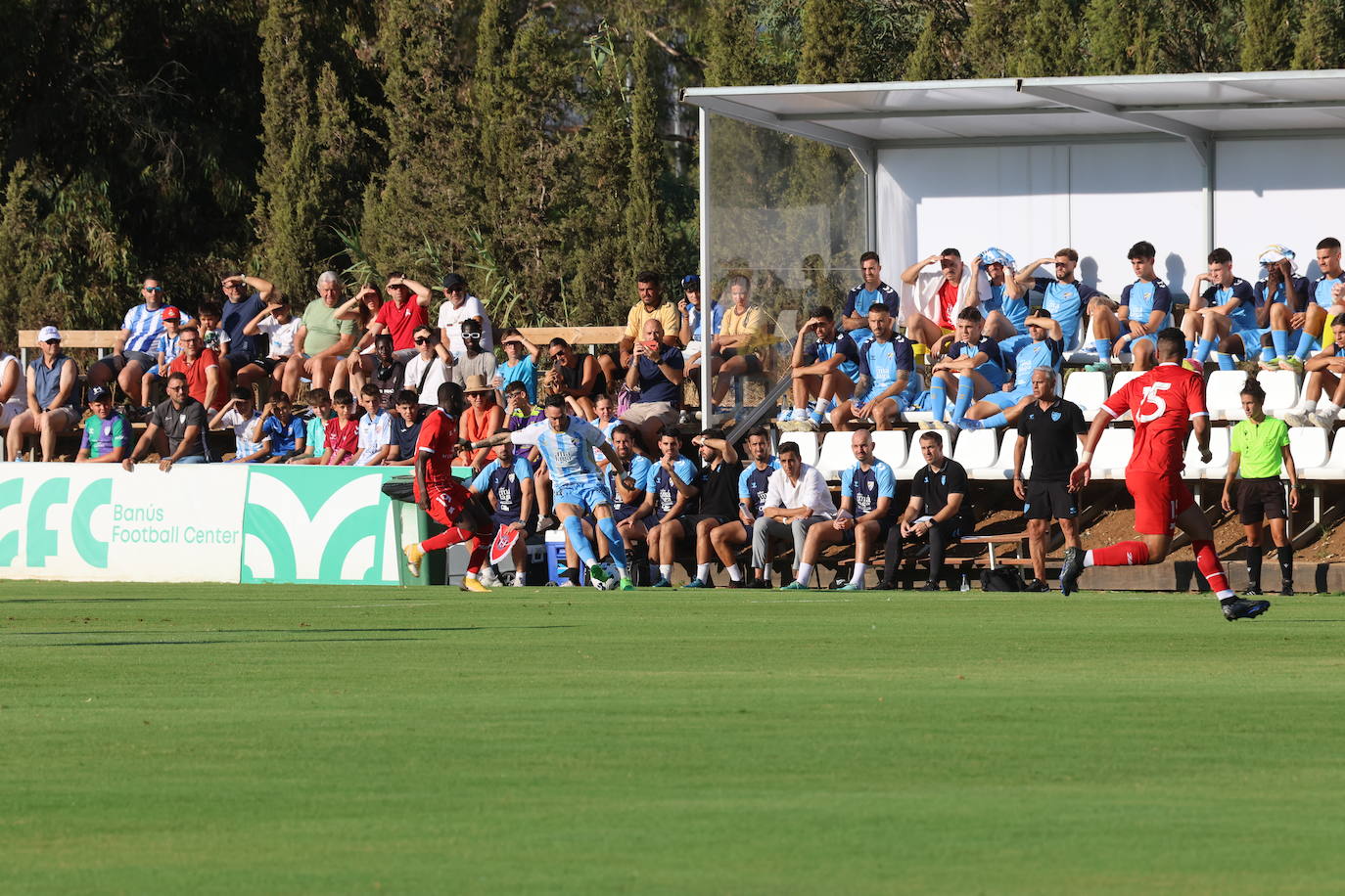 El amistoso entre el Málaga y el Al-Jazira en Marbella, en imágenes