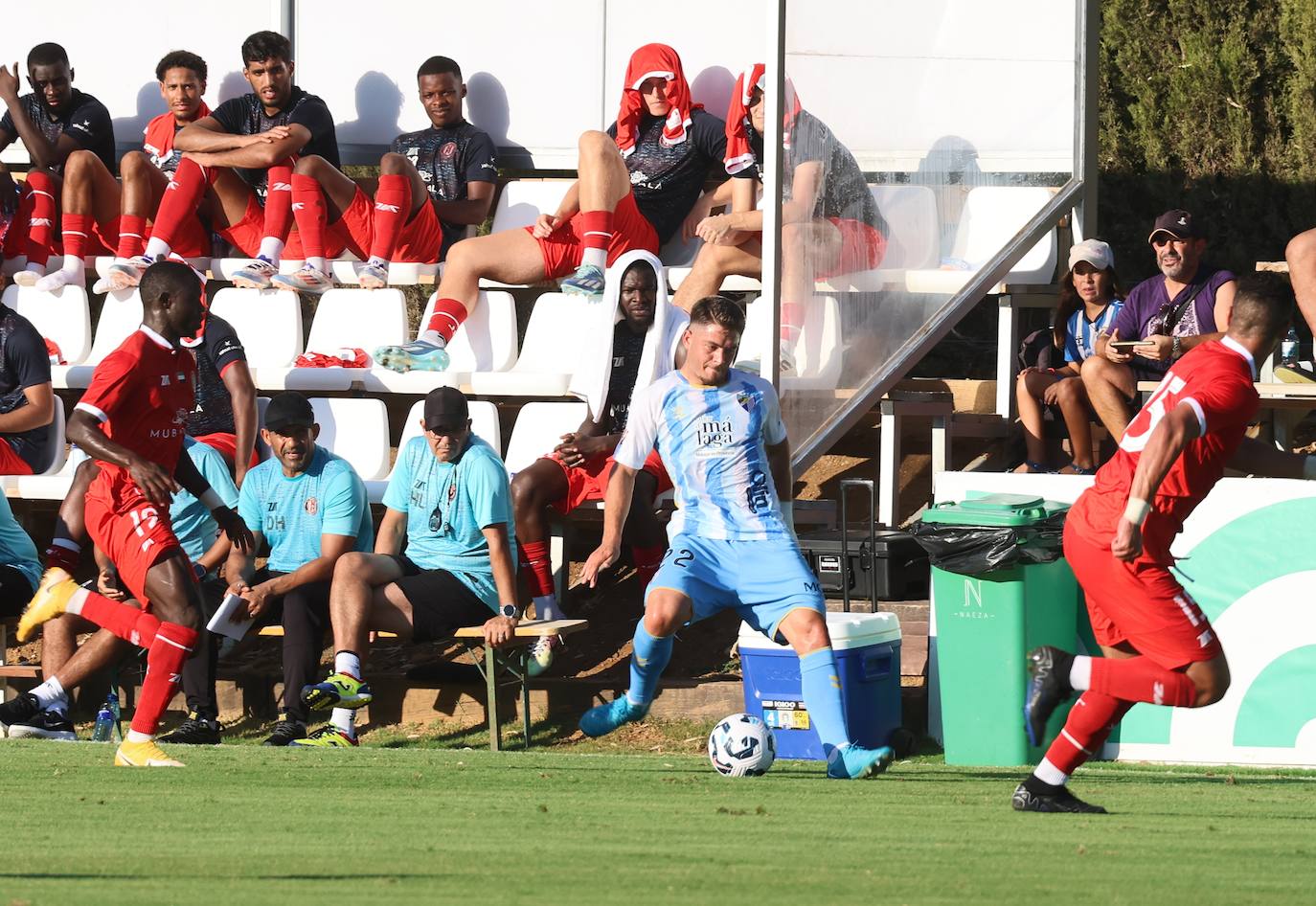 El amistoso entre el Málaga y el Al-Jazira en Marbella, en imágenes