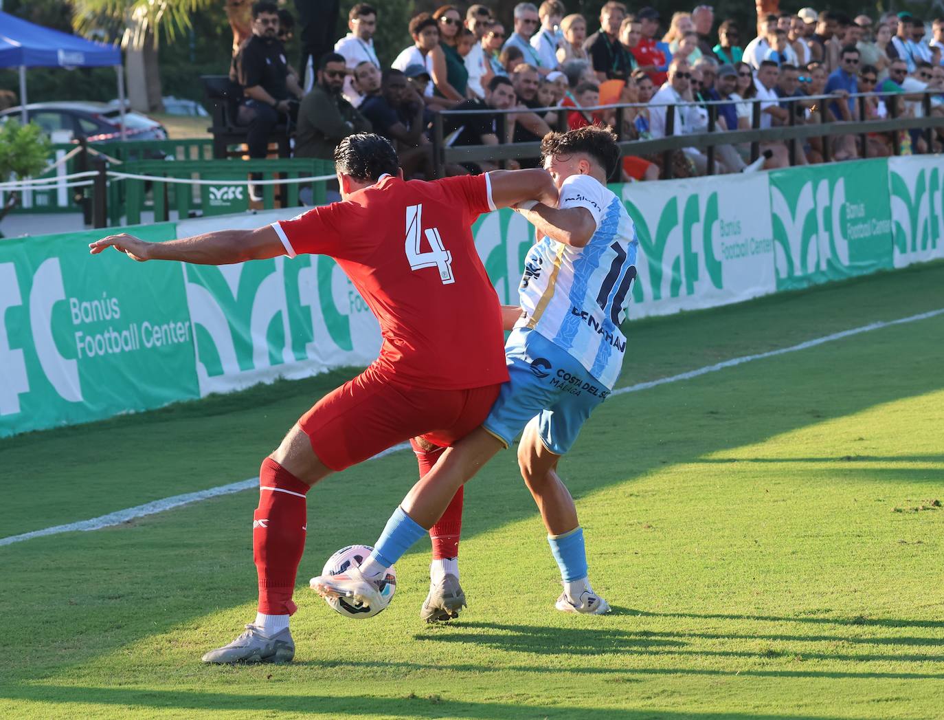 El amistoso entre el Málaga y el Al-Jazira en Marbella, en imágenes