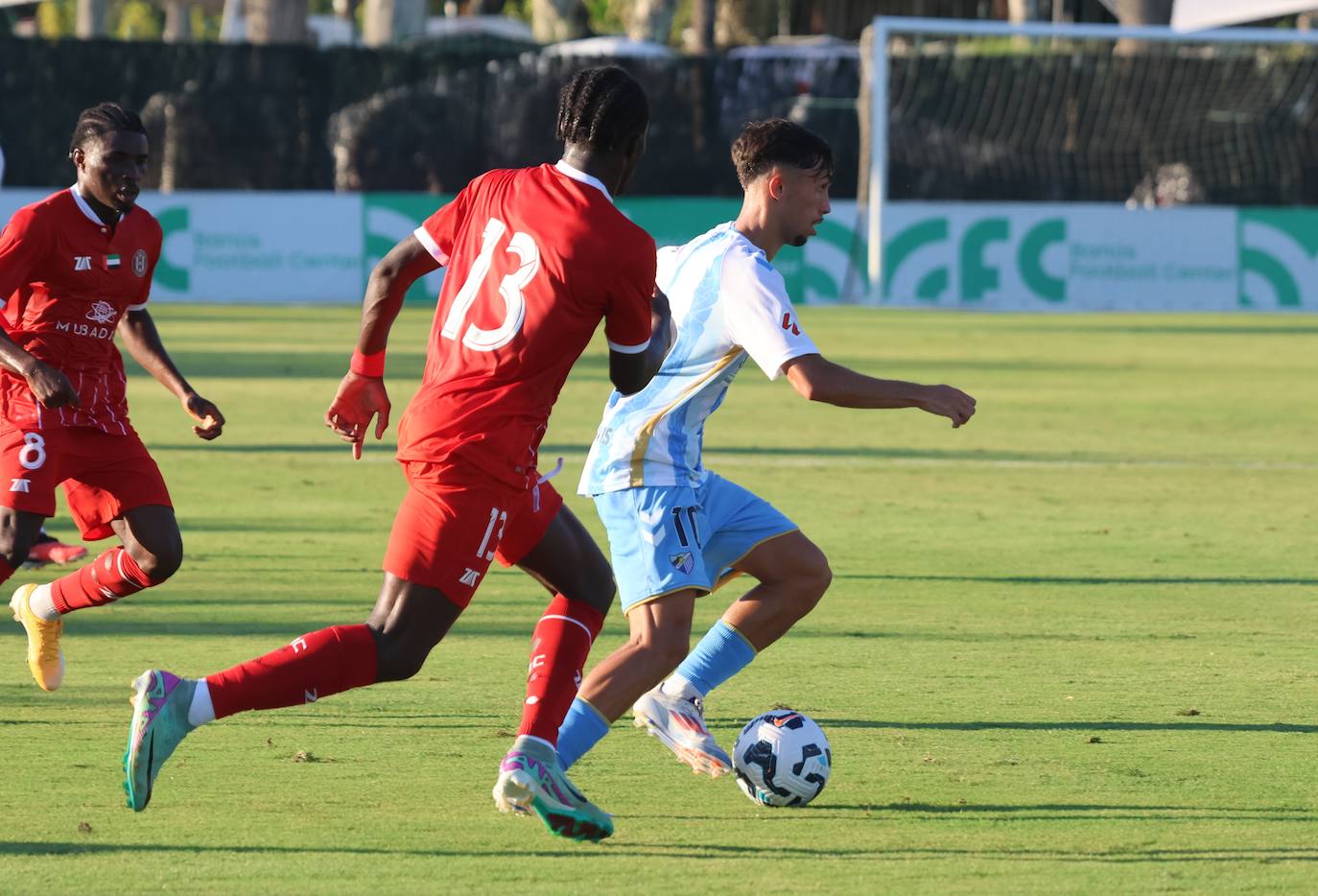 El amistoso entre el Málaga y el Al-Jazira en Marbella, en imágenes