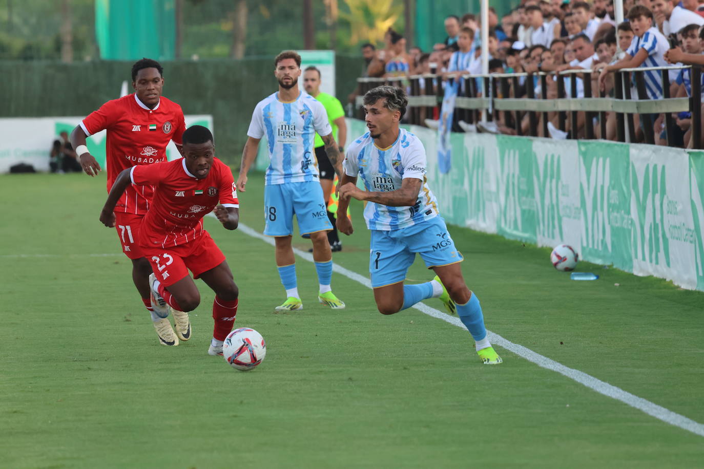 El amistoso entre el Málaga y el Al-Jazira en Marbella, en imágenes