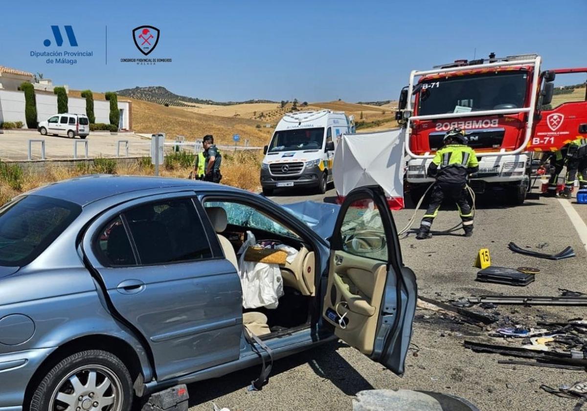 Imagen principal - La muerte de una joven de 18 años eleva a cuatro las víctimas del brutal accidente en Casabermeja