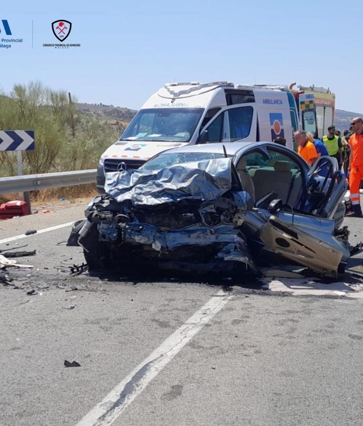 Imagen secundaria 2 - La muerte de una joven de 18 años eleva a cuatro las víctimas del brutal accidente en Casabermeja