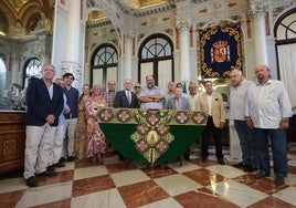 De la Torre, Porras y Oliver con los miembros del jurado.