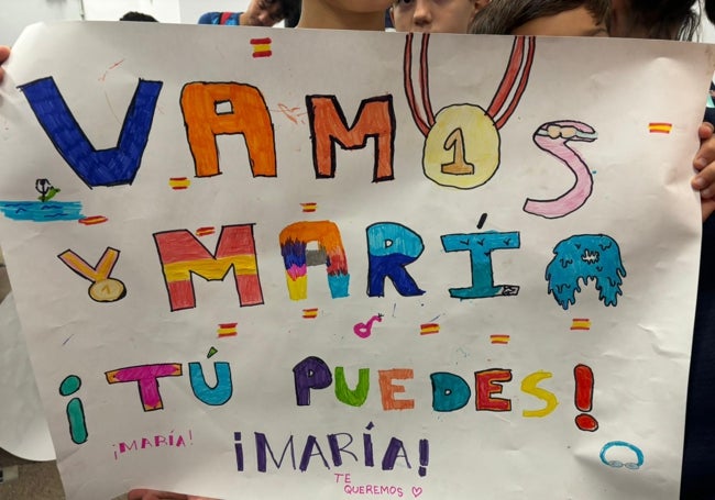 Pancarta de los más pequeños para animar a María.
