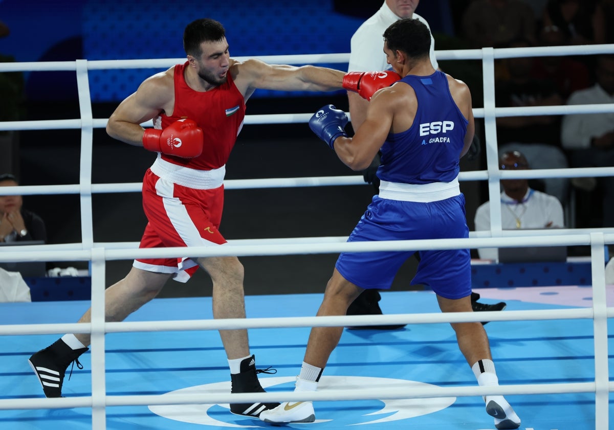 Imagen principal - El boxeador marbellí Ayoub Ghadfa, histórico subcampeón olímpico