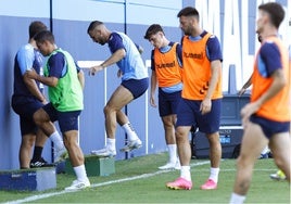 Sangalli, Dioni, Gabilondo y Baturina, en la zona central de la imagen durante el entrenamiento de este lunes.